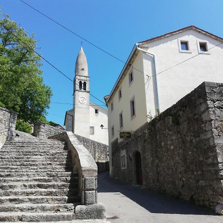 Apartmaji In Sobe Odlicna Hisa Stanjel Lägenhet Exteriör bild